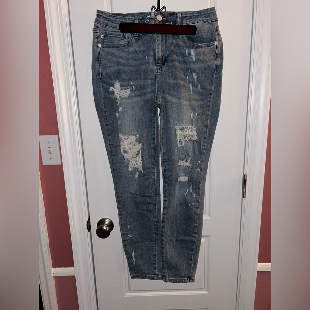Judy Blue 13/31 Mid-Rise Distressed Skinny Jeans with Lace Patch & Bleach Splash